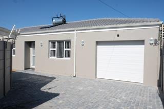 House For Sale in Grassy Park, Cape Town