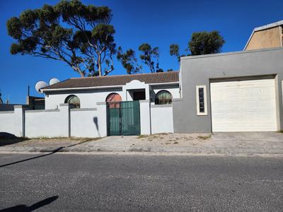 House For Sale in Colorado, Cape Town